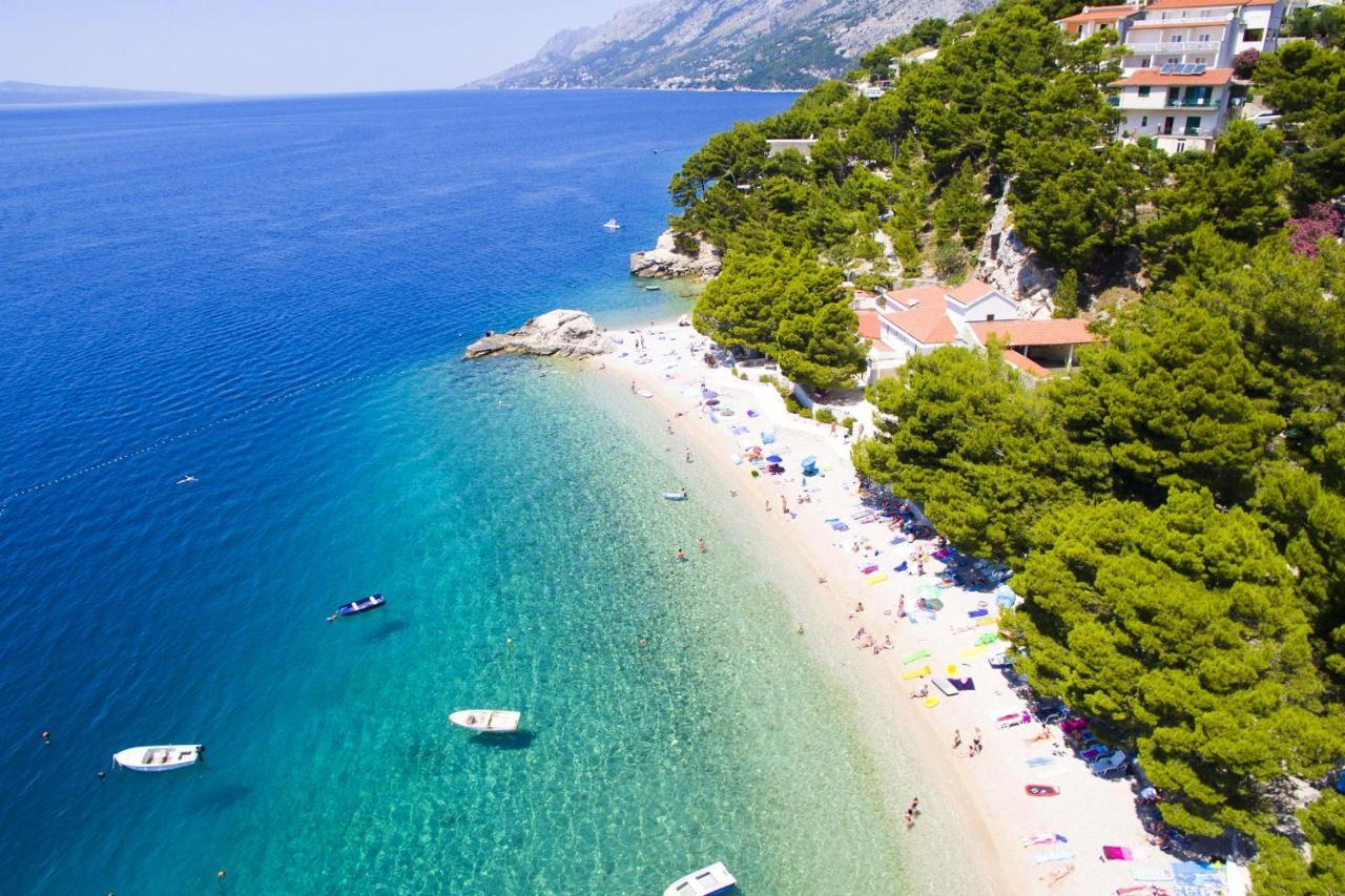 Apartments By The Sea Brela, Makarska - 16065 Buitenkant foto