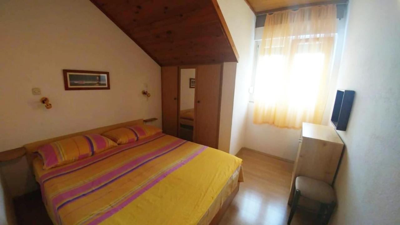 Apartments By The Sea Brela, Makarska - 16065 Buitenkant foto