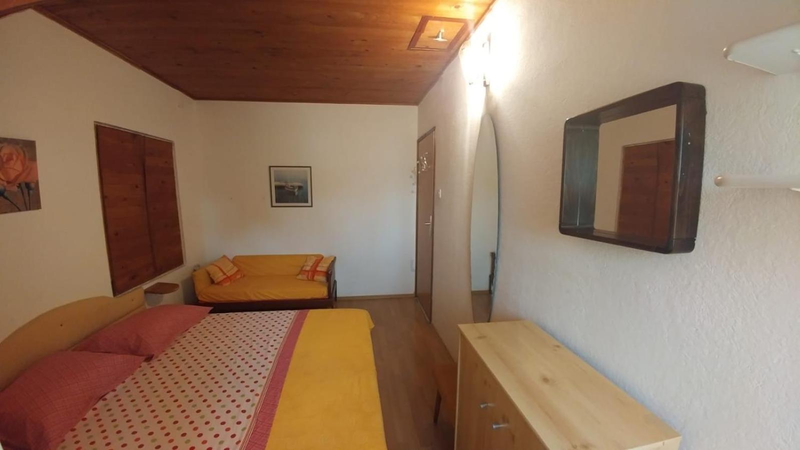 Apartments By The Sea Brela, Makarska - 16065 Kamer foto