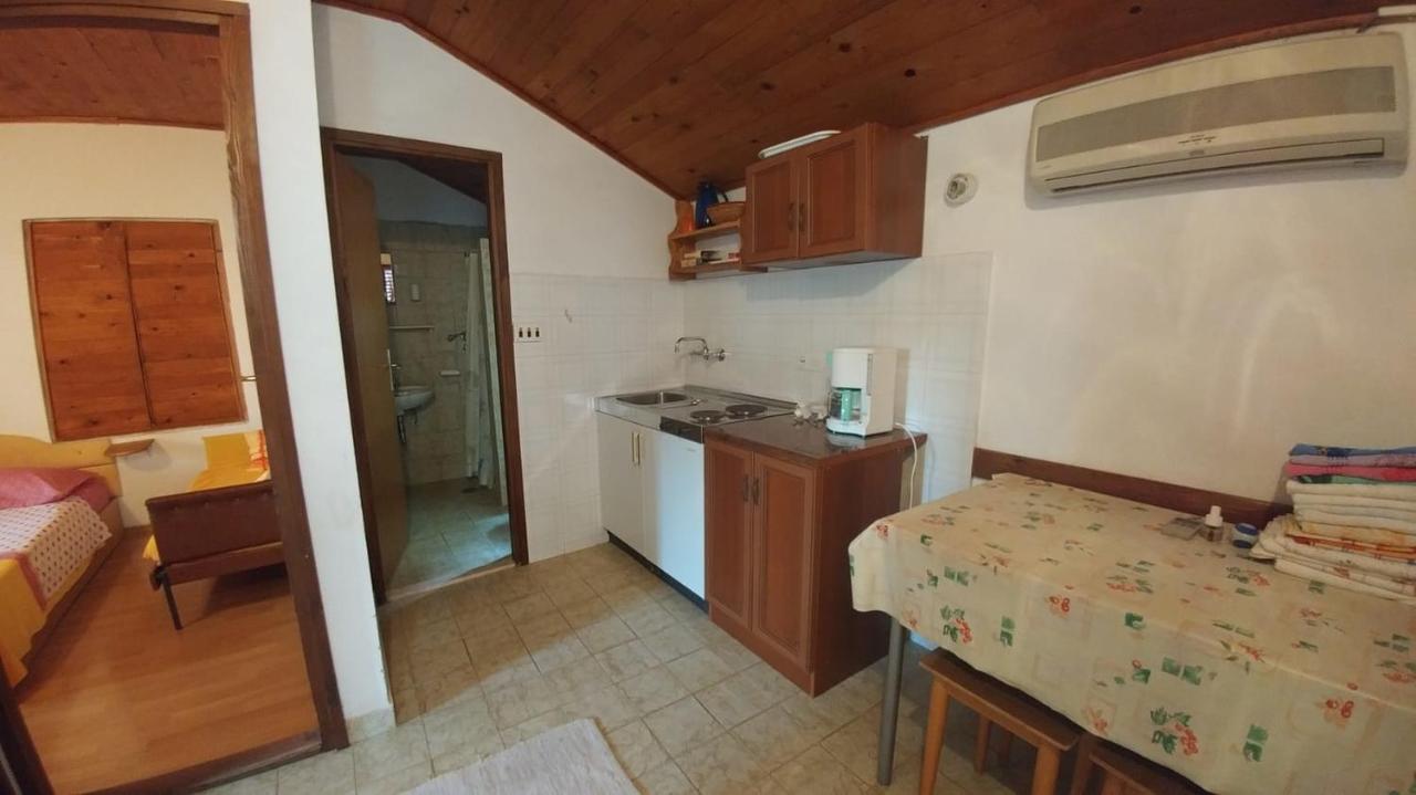 Apartments By The Sea Brela, Makarska - 16065 Buitenkant foto